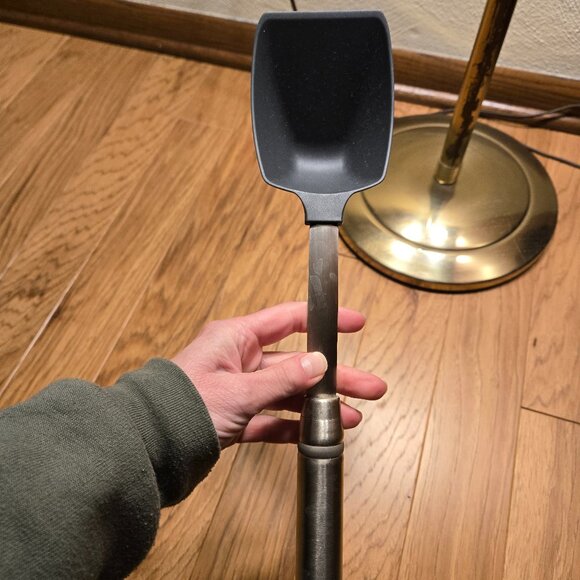 Pampered Chef Scoop & Serve Spatula - Picture 1 of 3